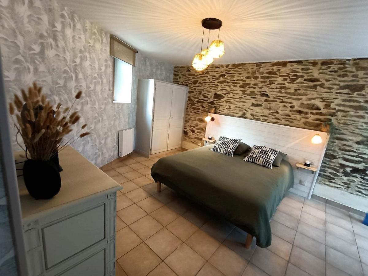 Le Moulin De Benneville Chambres D'Hotes, Petit Dejeuner Compris Cahagnes Экстерьер фото