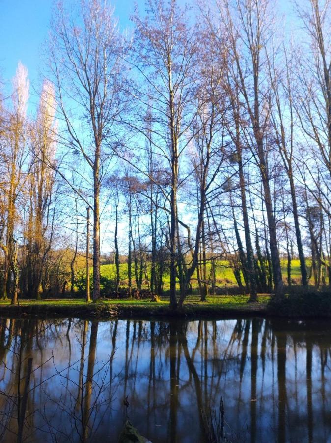 Le Moulin De Benneville Chambres D'Hotes, Petit Dejeuner Compris Cahagnes Экстерьер фото