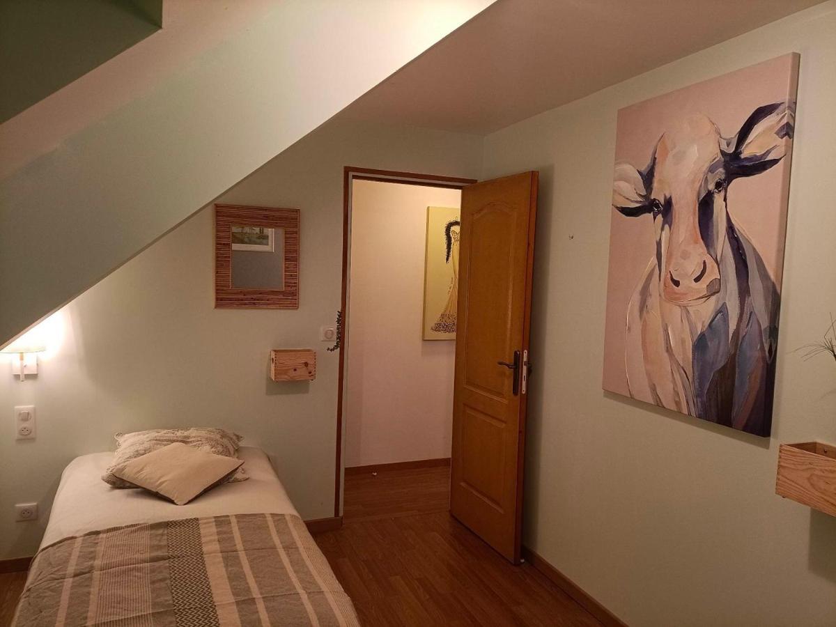 Le Moulin De Benneville Chambres D'Hotes, Petit Dejeuner Compris Cahagnes Экстерьер фото